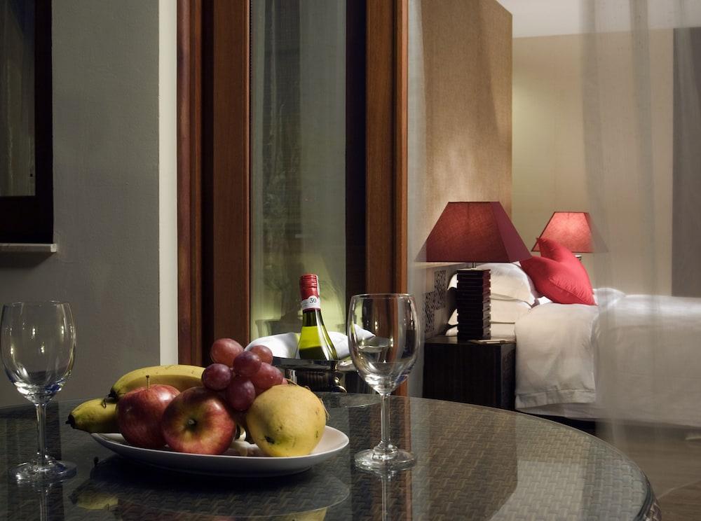 Oriental Suites Hotel & Spa Hanoi Exterior foto