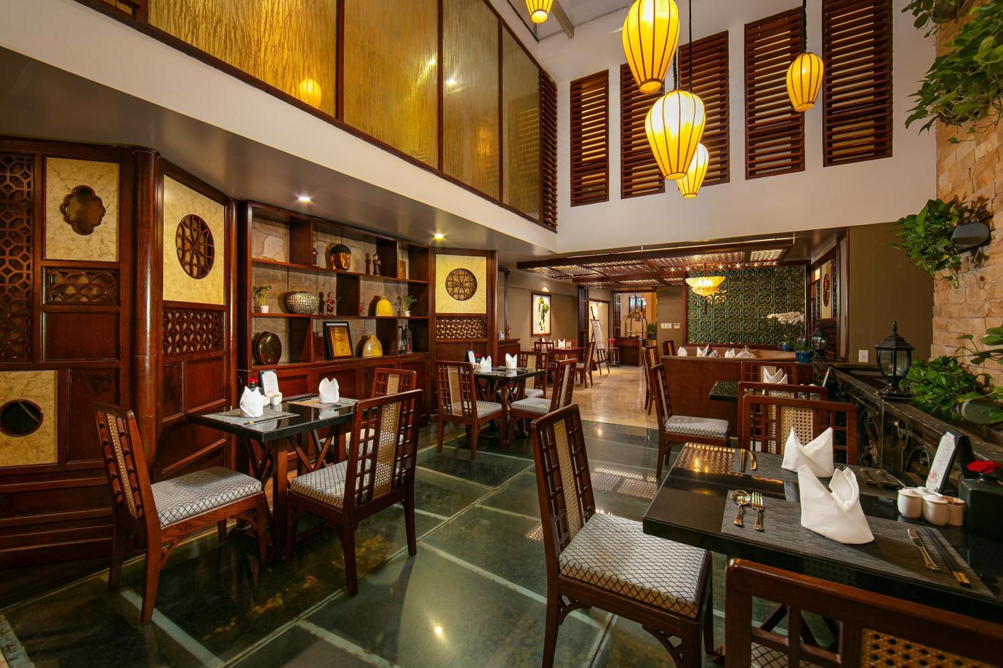 Oriental Suites Hotel & Spa Hanoi Exterior foto