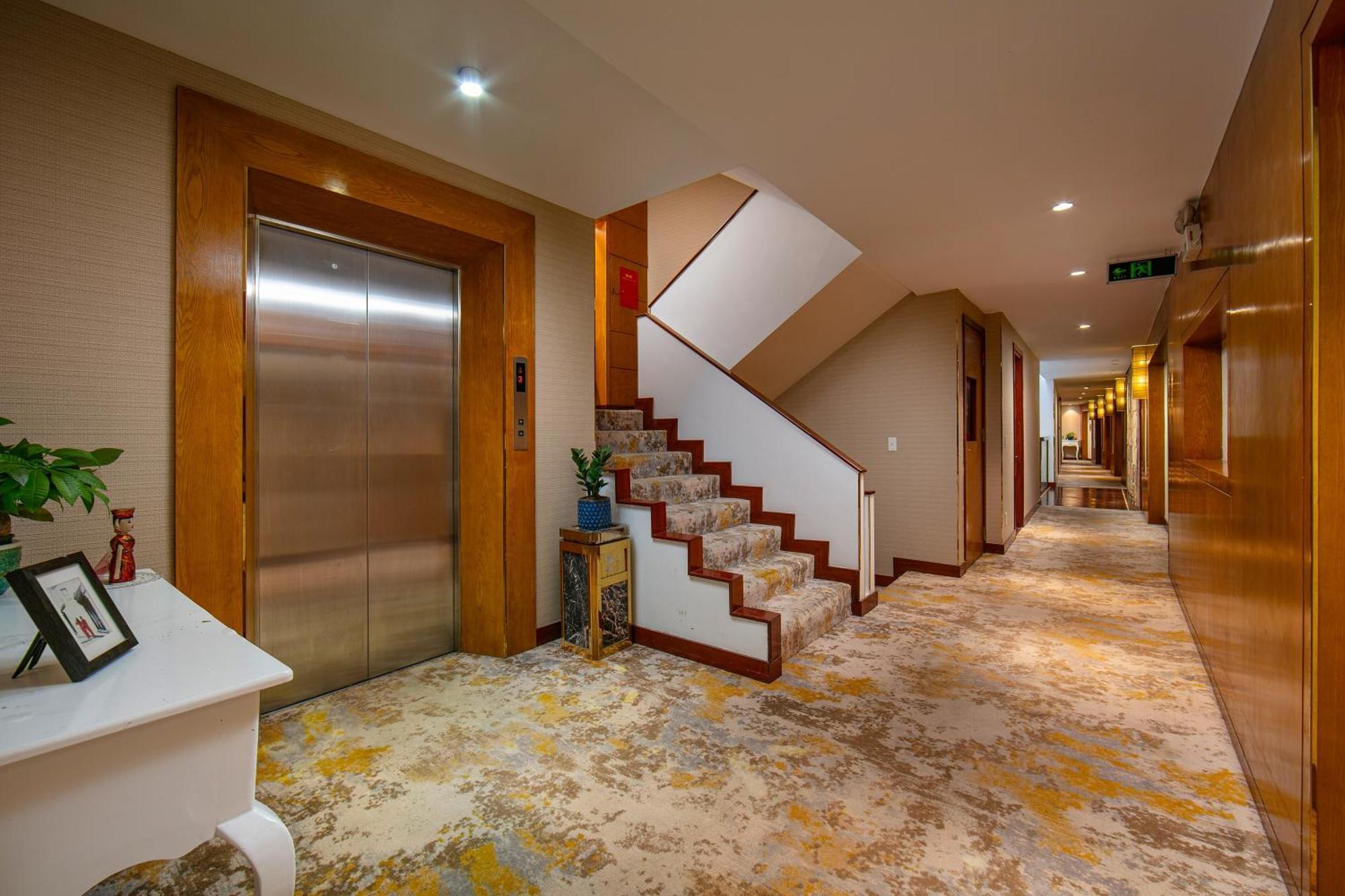 Oriental Suites Hotel & Spa Hanoi Exterior foto