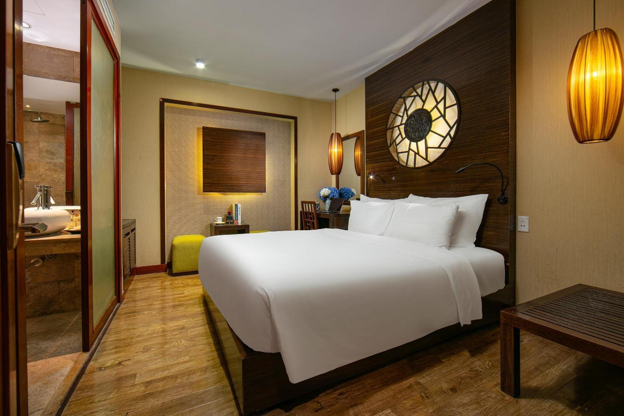 Oriental Suites Hotel & Spa Hanoi Exterior foto