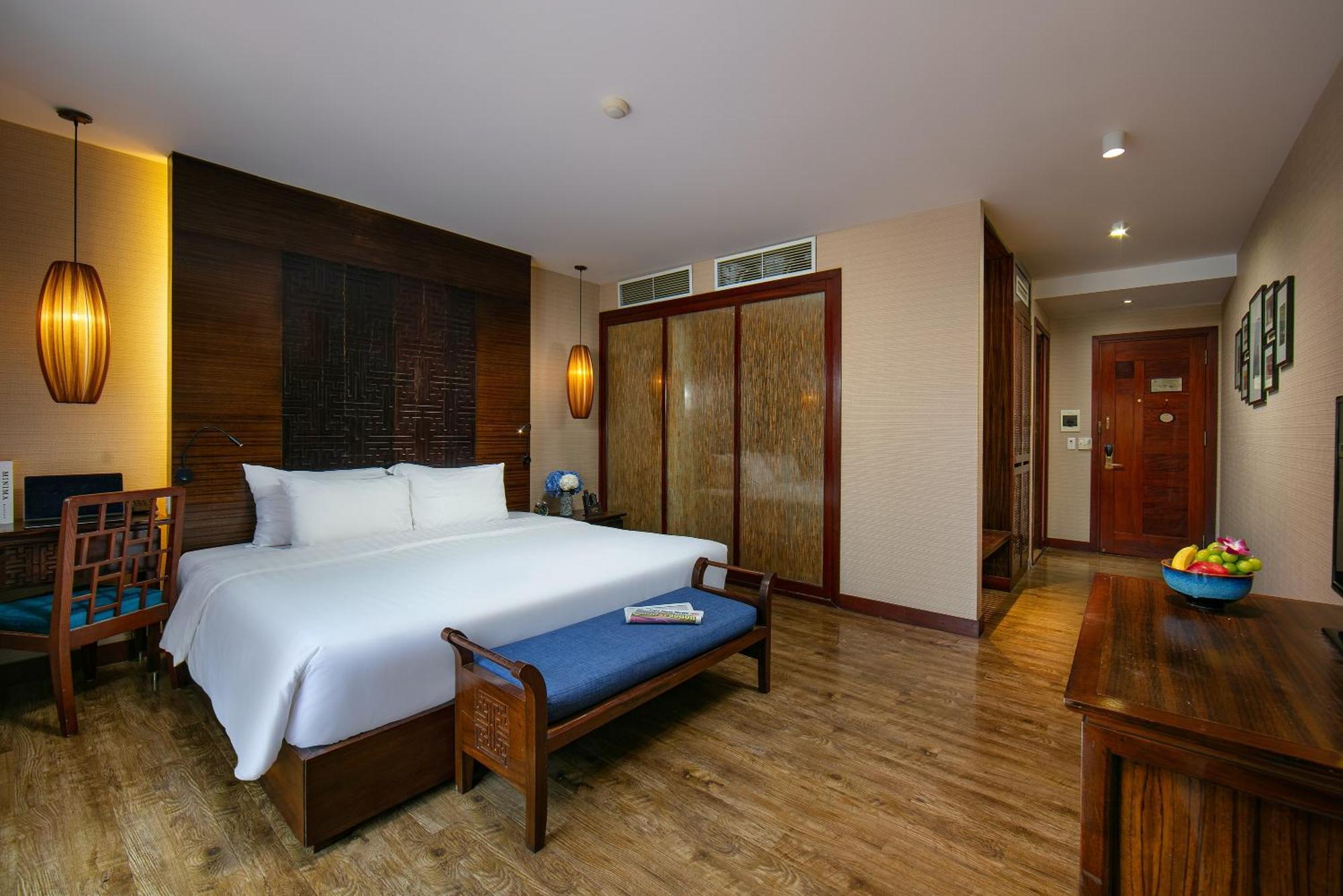 Oriental Suites Hotel & Spa Hanoi Exterior foto
