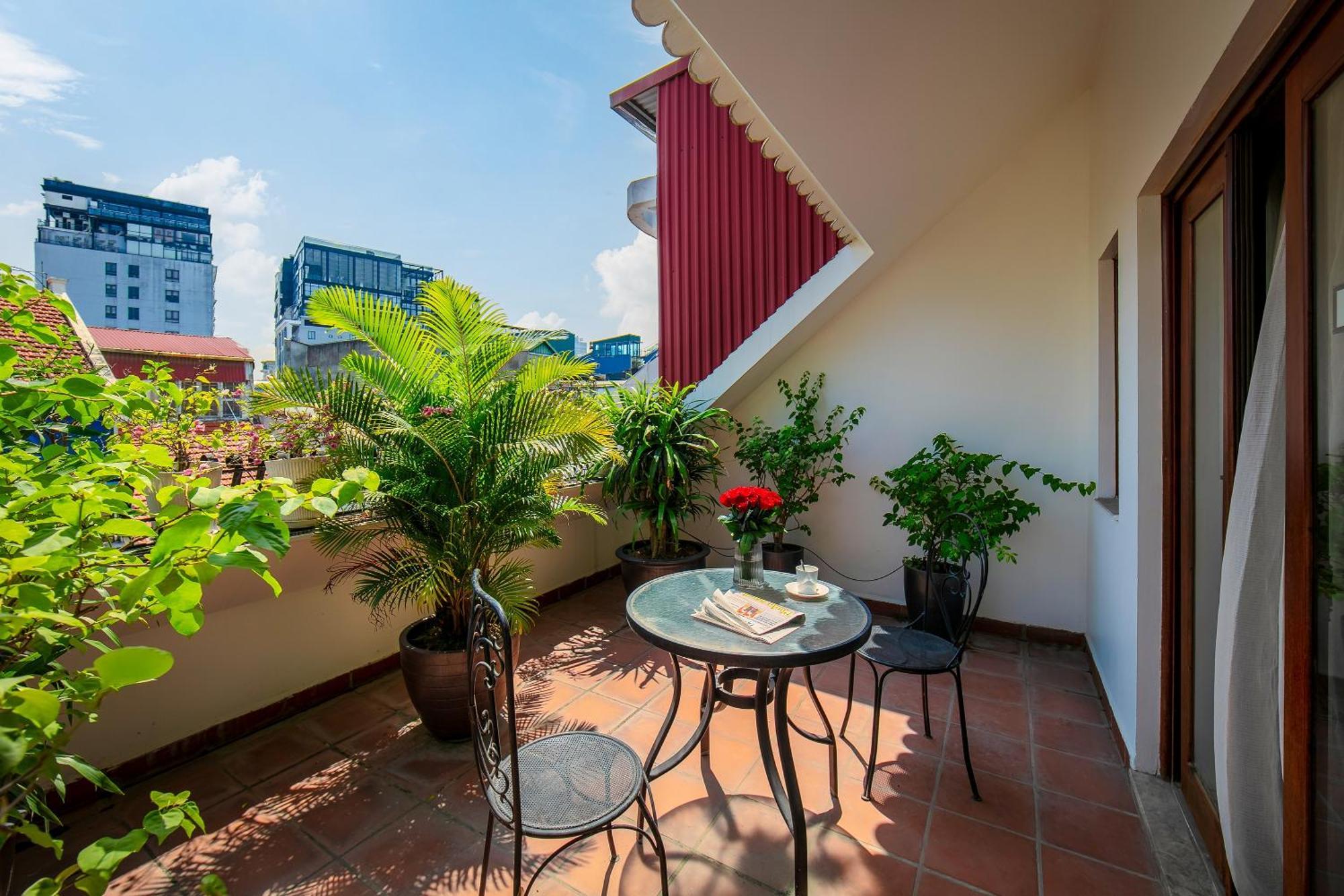 Oriental Suites Hotel & Spa Hanoi Exterior foto