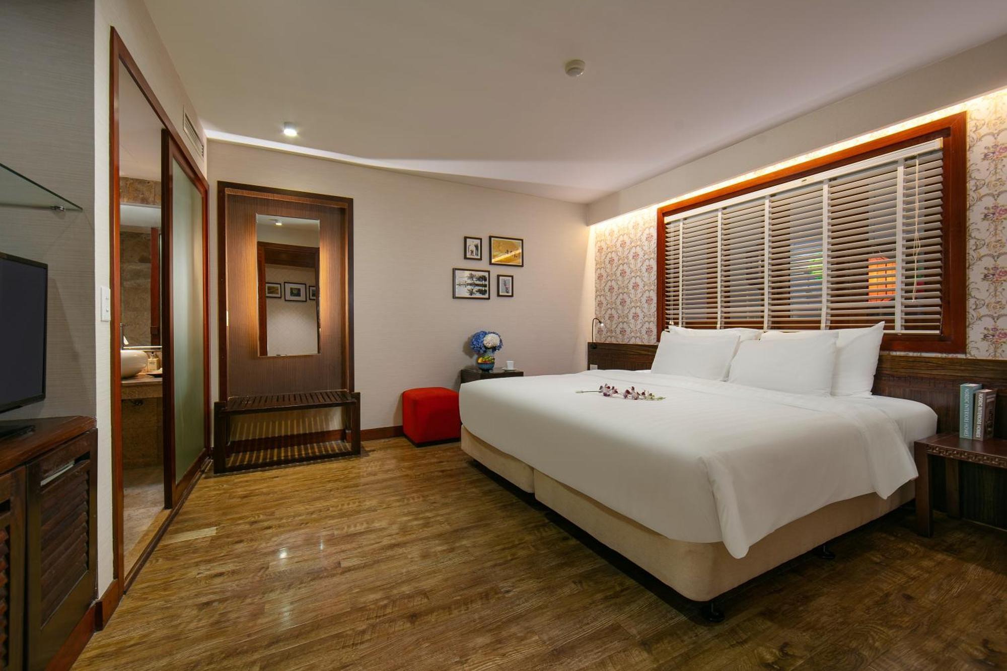 Oriental Suites Hotel & Spa Hanoi Exterior foto